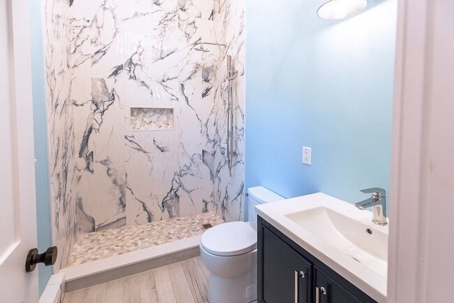 Building Photo - 18 Beach St