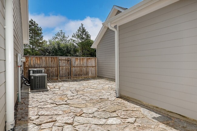 Building Photo - 154 Kendrick Pines Blvd