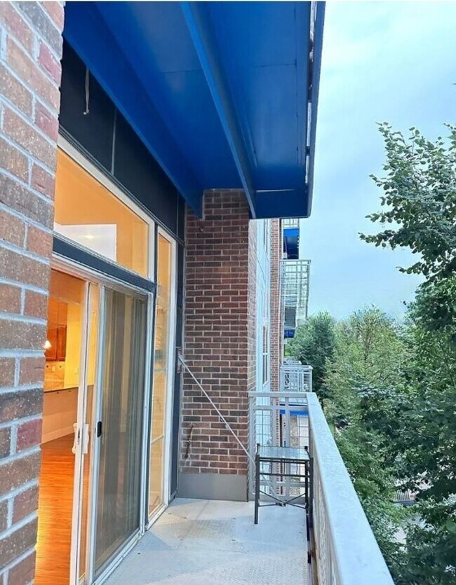 Building Photo - Long Realty & Property Management - Bluepr...