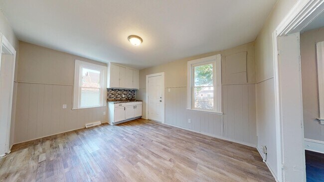 Building Photo - 4217 Hyde Ave
