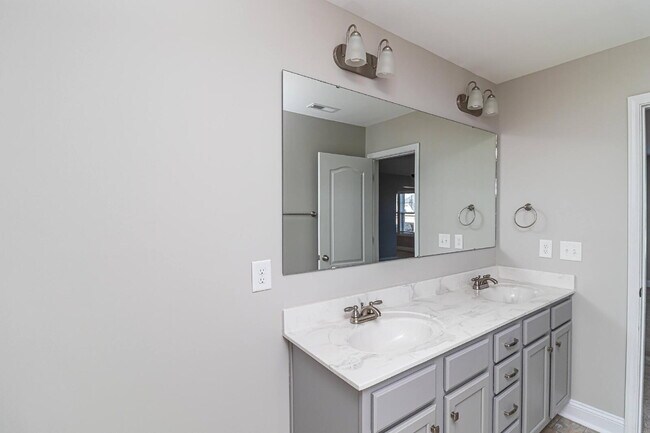 Building Photo - STUNNING & SPACIOUS! GANDER LAKE 4 BR | 3 BA IN PIKEVILLE SCHOOL DISTRICT *LAWN CARE INCLUDED!*