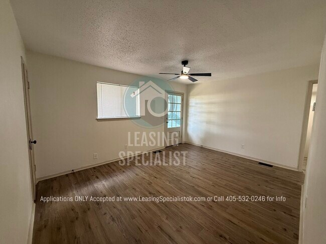 Building Photo - Charming South East OKC Home AVAILABLE FOR IMMEDIATE MOVE IN!