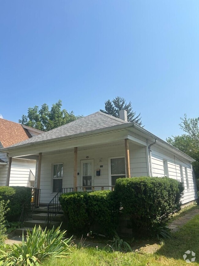 Building Photo - Comfortable Single-Family Home for Rent