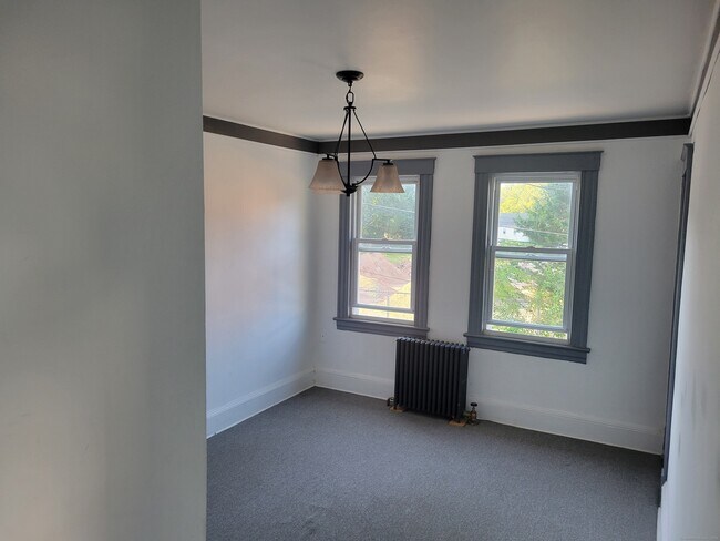 Building Photo - 178 Spruce St