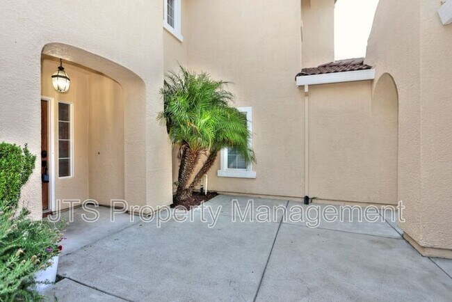 Building Photo - 2040 San Esteban Cir