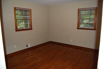 Building Photo - 4925 Sweet Valley Rd SW