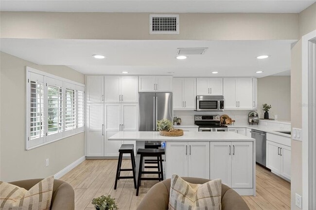 Building Photo - 160 Marina Del Rey Ct