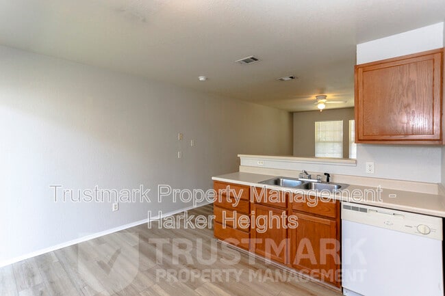 Building Photo - 1604 Inca Dr