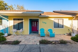 Building Photo - Beautifully Maintained 2-Bedroom, 2-Bath Villa in Tarpon Springs