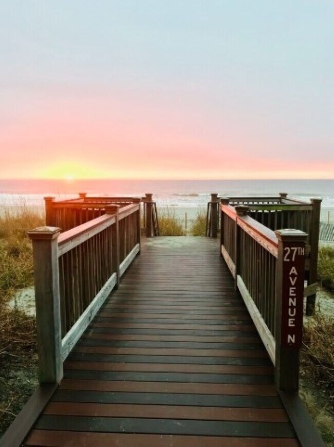 Building Photo - 409 27th Ave N