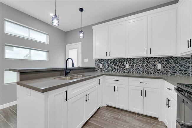 Building Photo - 16 Whetstone Ave