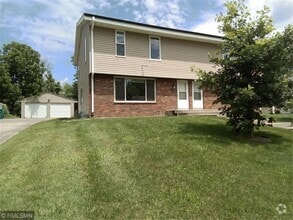 Building Photo - 1202 Poppyseed Dr