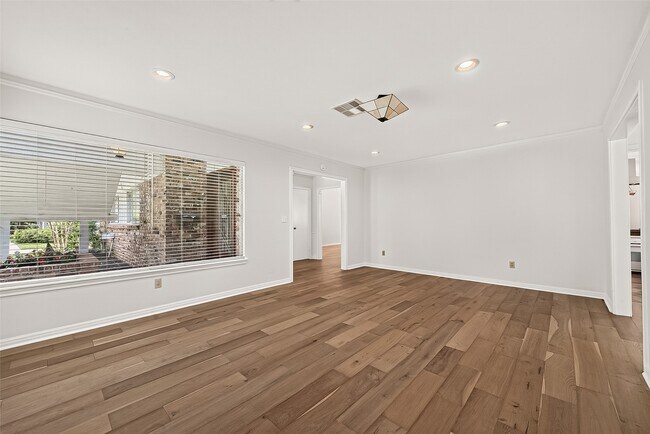 Building Photo - 12411 Pinerock Ln