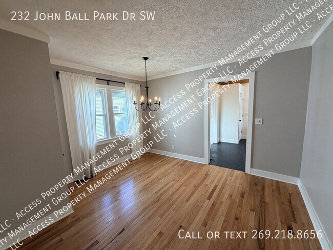 Building Photo - 232 John Ball Park Dr SW