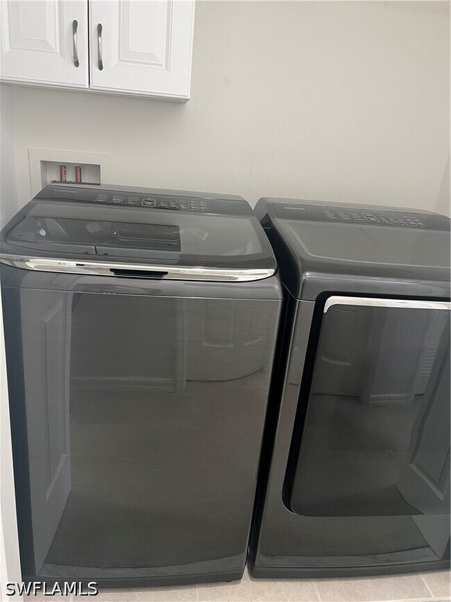 Building Photo - 3264 Amanda Ln