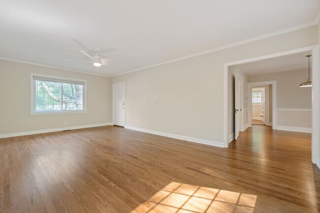Building Photo - Applications Pending: 3bd/1ba Home Near Durham's Lakewood Neighborhood!