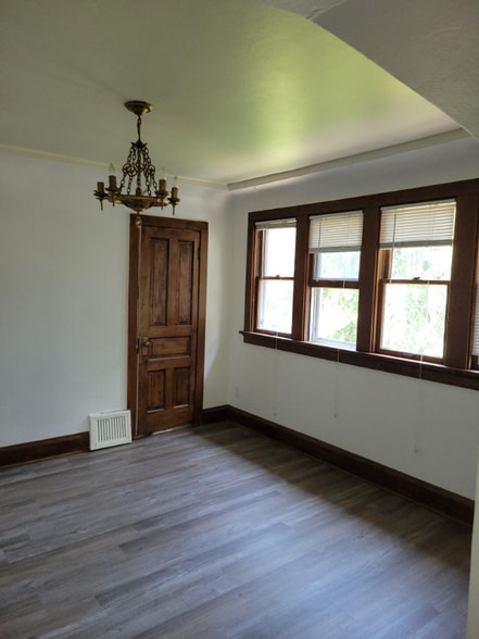 Building Photo - 6522 W Mequon Rd