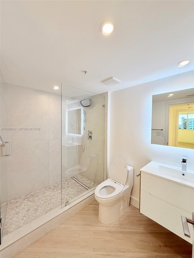 Building Photo - 3020 NE 32nd Ave