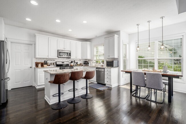 Building Photo - 7179 Fernridge Dr