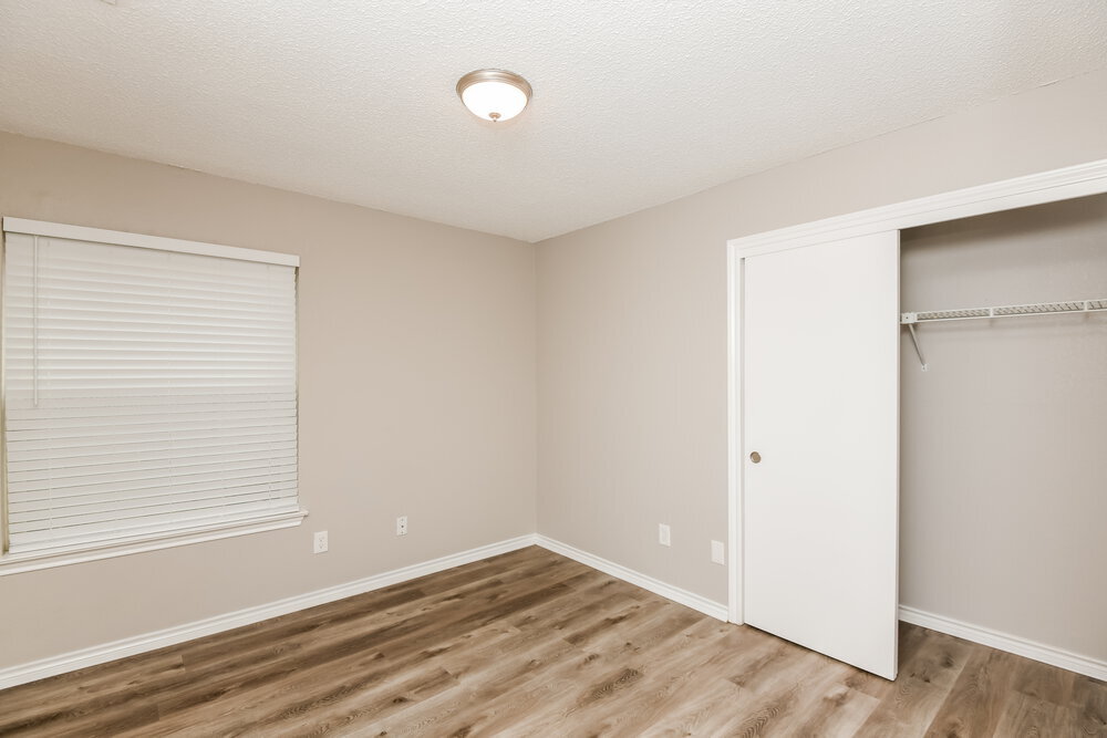 Building Photo - 2119 Belmont Park Dr