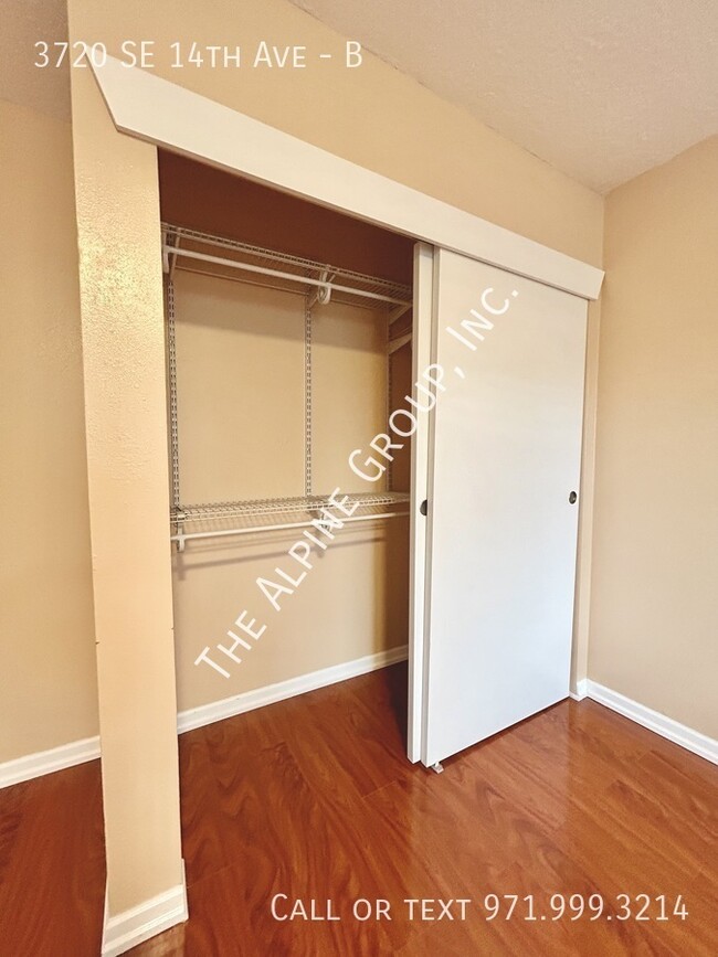 Building Photo - 2 Bedroom Unit in Brooklyn!