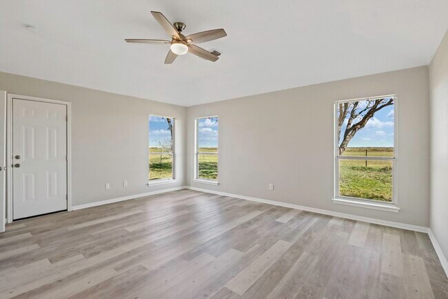 Building Photo - 2445 Woods Rd