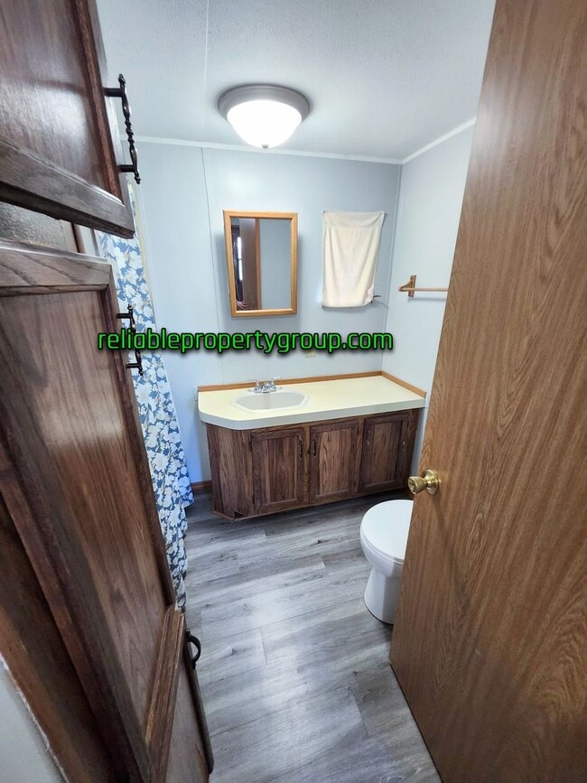Building Photo - New Listing in Churubusco