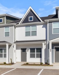 Building Photo - Beautiful townhome in Clarksville!