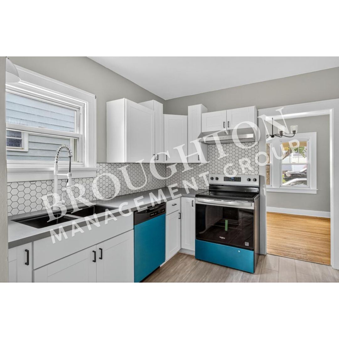 Building Photo - 5848 Acoma Dr