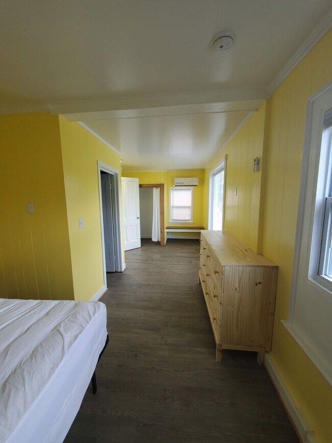 Building Photo - Utilities Included!!!!