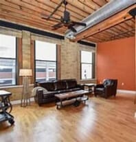 Building Photo - 141 N Water St