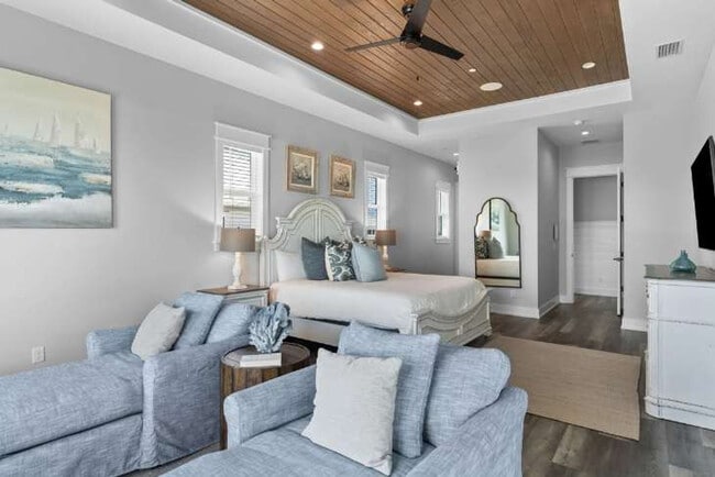 Building Photo - 157 S Arnold Rd