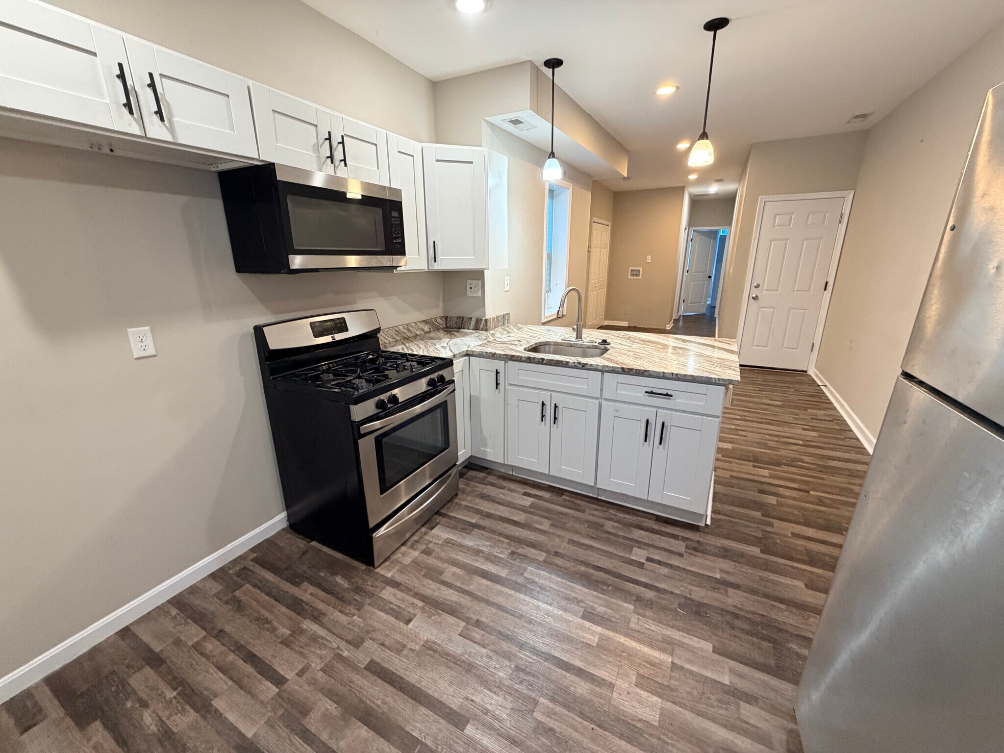 Building Photo - 4654 York Rd