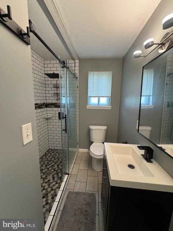 Building Photo - 176 Chapel Dr