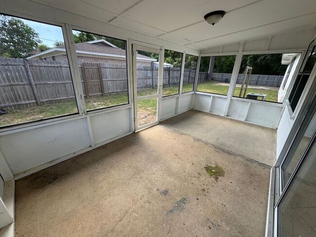 Building Photo - Gulf Breeze - Villa East - 3 bedroom, 2 ba...
