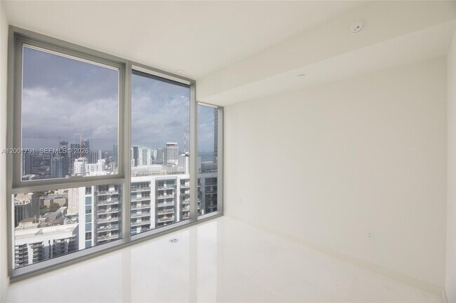 Building Photo - 300 Biscayne Blvd Way