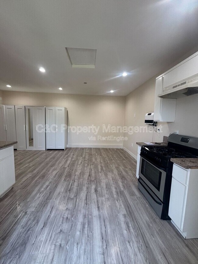 Building Photo - 1408 E 142nd St