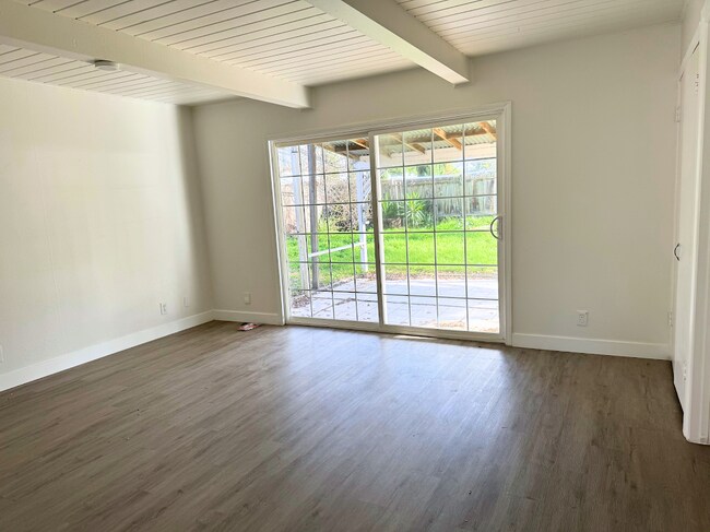 Building Photo - 3174 Ameno Rd