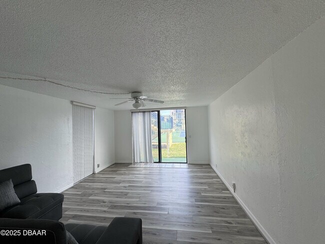 Building Photo - 1437 N Atlantic Ave
