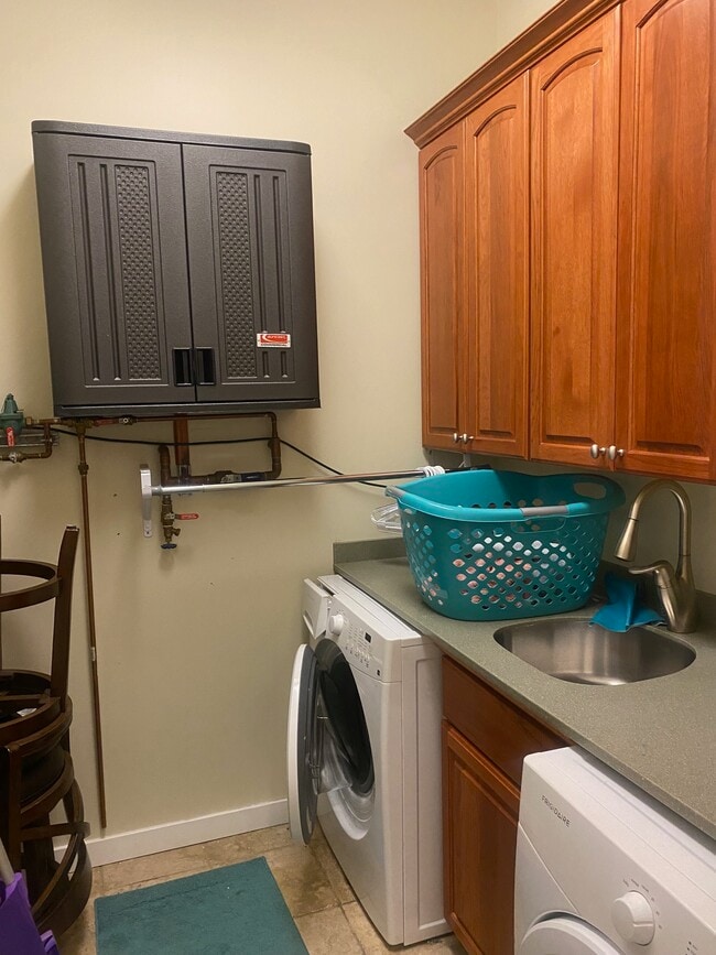 Building Photo - 25 Jefferson Way