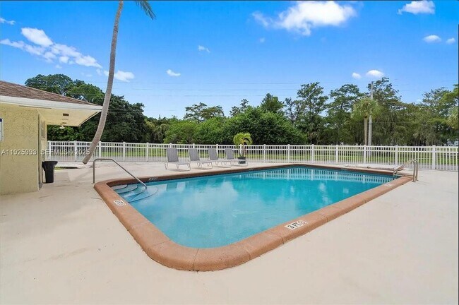 Building Photo - 8105 Lagos De Campo Blvd