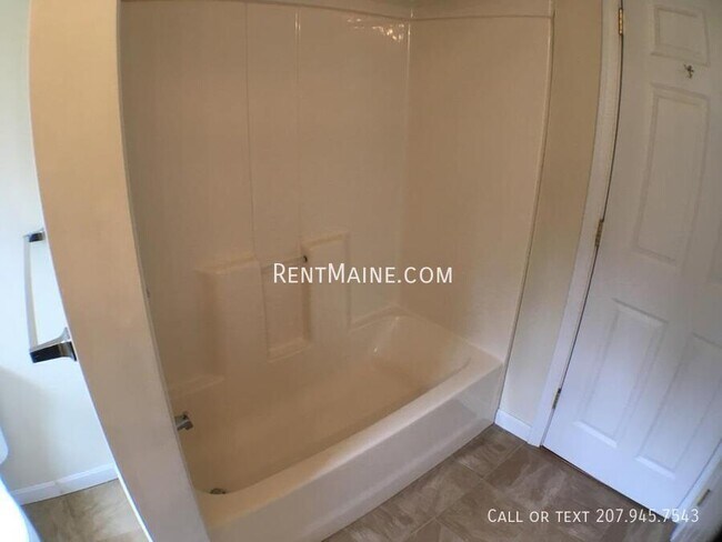 Building Photo - 706 Fuller Rd