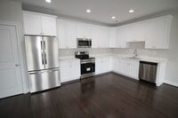 Building Photo - 1704 W Cary St