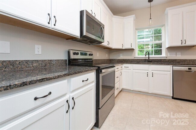 Building Photo - 155 Walmsley Pl