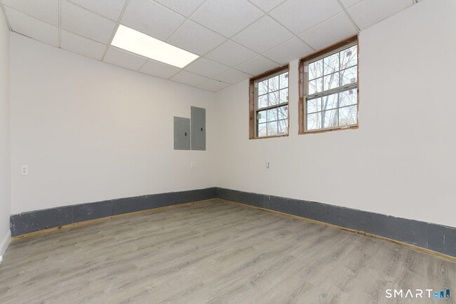 Building Photo - 81 Middletown Ave