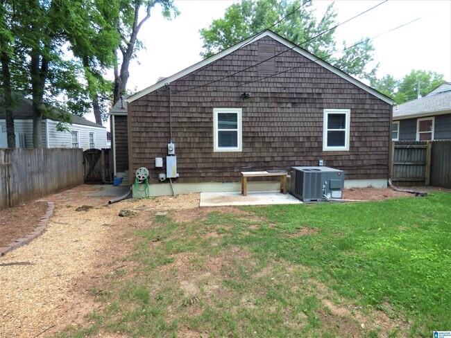 Building Photo - 725 9th Ave S