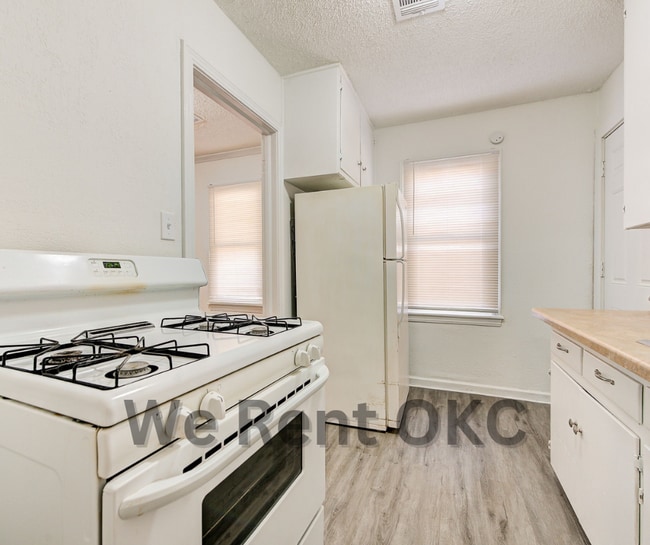 Building Photo - 1216 Bellevidere Dr