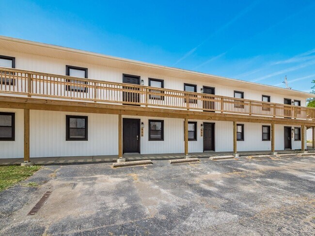 Building Photo - 765 S Washington Ave