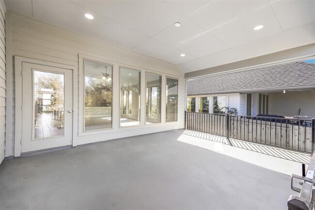 Building Photo - 228 Pisa Ln