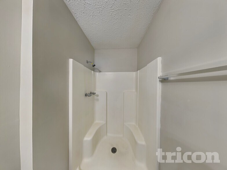 Building Photo - 3182 Lake Monroe Rd